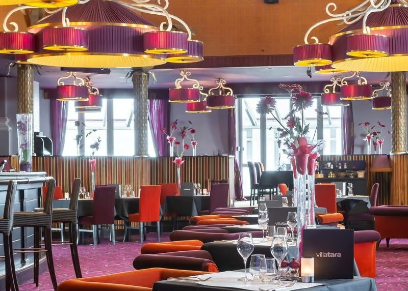 Stylowa przestrzeń restauracyjna w Budapeszcie